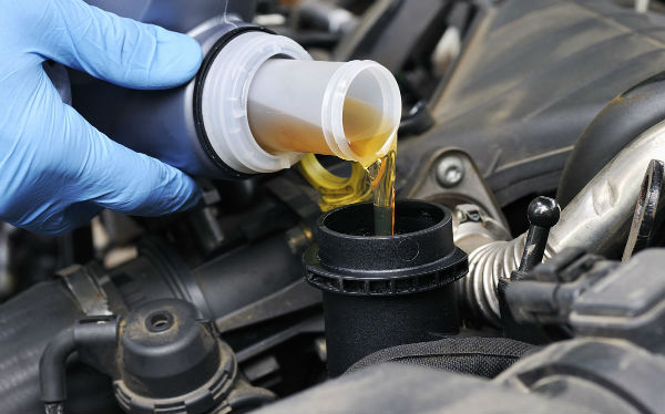 汽车换机油能节油吗——汽车可以使用不同的机油吗